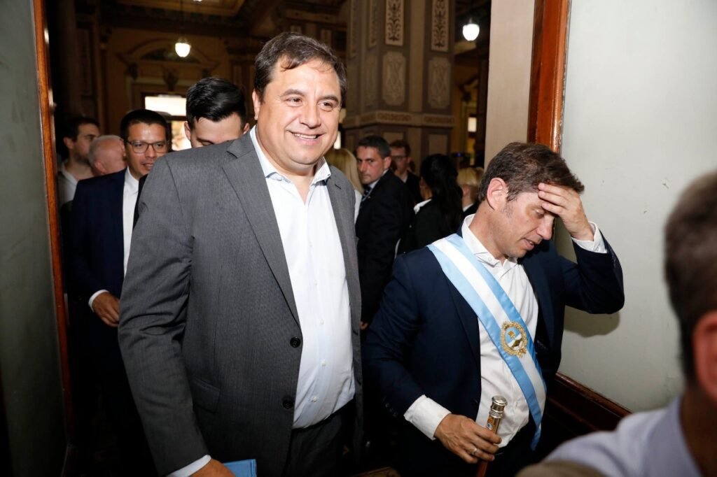 El director de Correo Argentino, Rodolfo "Manino" Iriart junto al gobernador Axel Kicillof