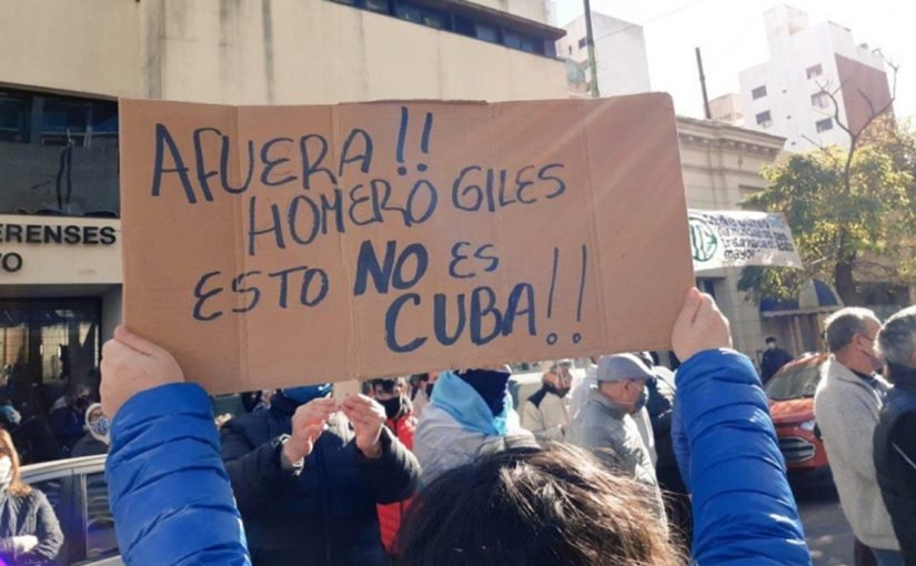 El Colegio y la Federación de Médicos desmienten a IOMA: No apoyarán la adopción del modelo cubano