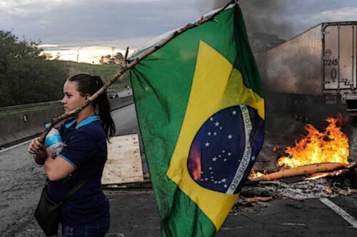 TENSIÓN en BRASIL luego del triunfo de Lula da Silva: Saqueos, incendios y cortes de calles