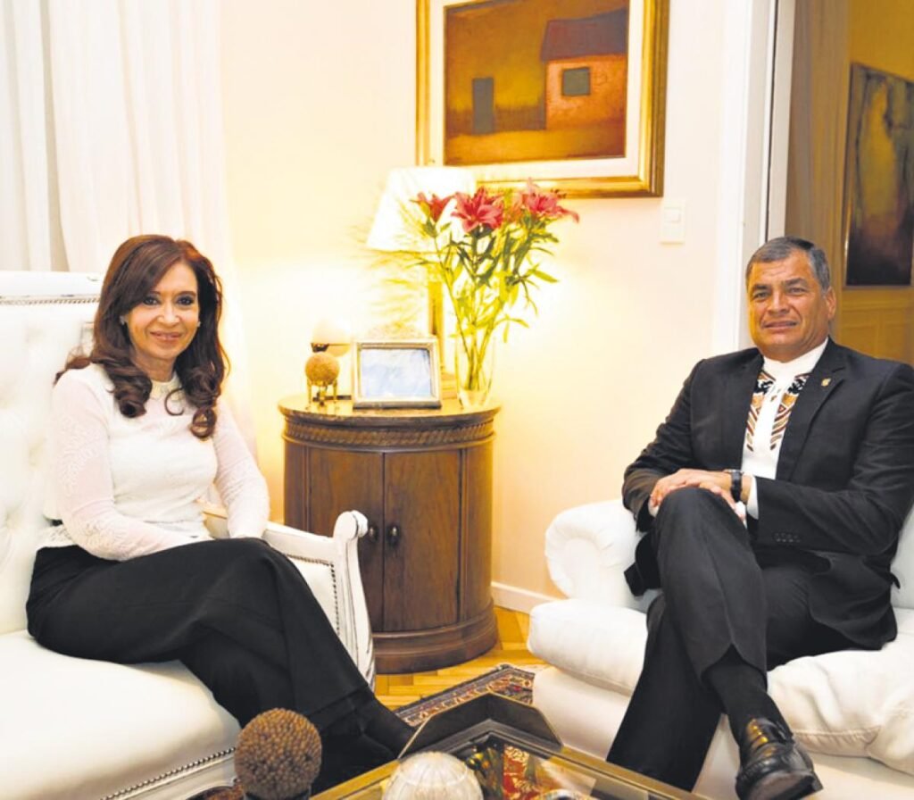 El Gobierno Nacional le concedió acilo diplomático a una ex ministra de Rafael Correa condenada por corrupción.