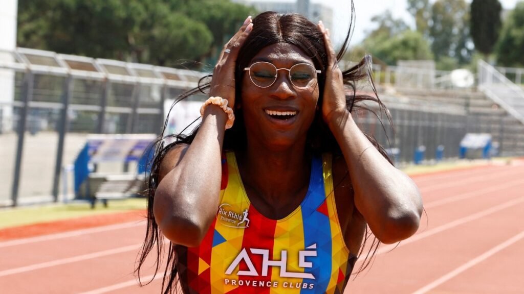 Halba Diouf , deportista transgénero apartada de la competición femenil.