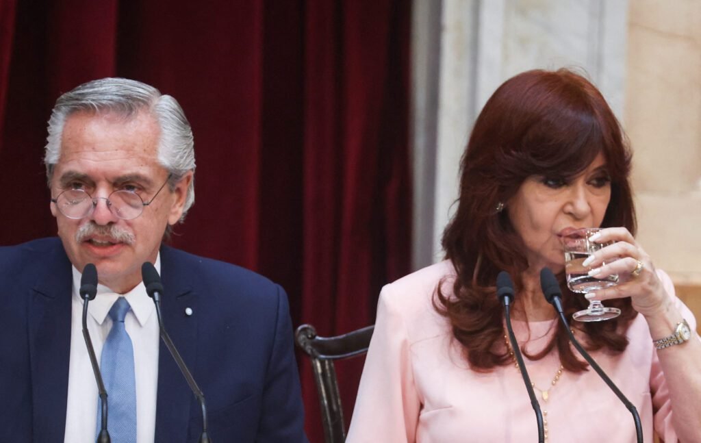 Alberto Fernández junto a la vicepresidente Cristina Fernández de Kirchner (2023).