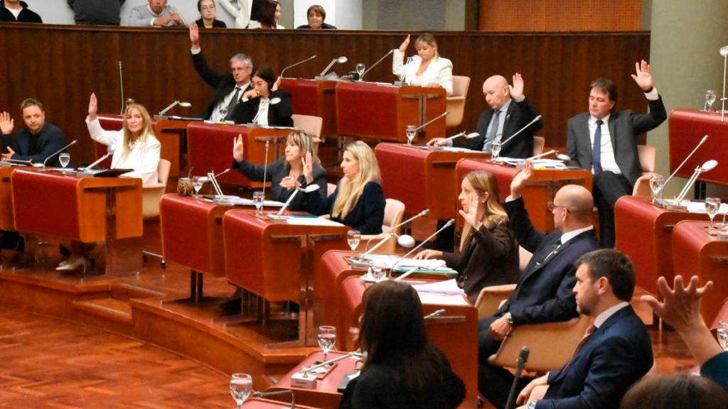 Chubut prohibió los celulares en las cárceles: "Se terminaron los call centers del delito"